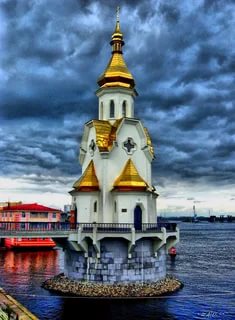 храм